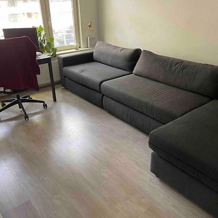 Private Double Bed Room Only With Balcony In Apartment Rotterdam Dış mekan fotoğraf