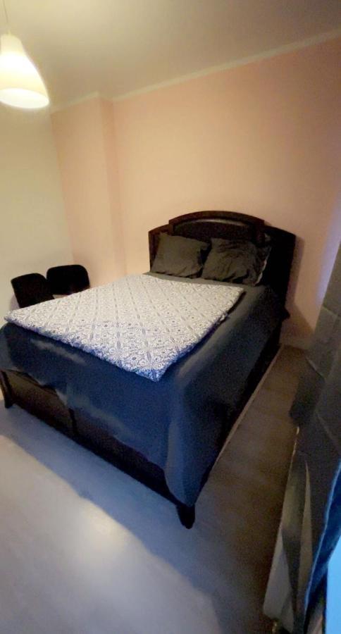 Private Double Bed Room Only With Balcony In Apartment Rotterdam Dış mekan fotoğraf